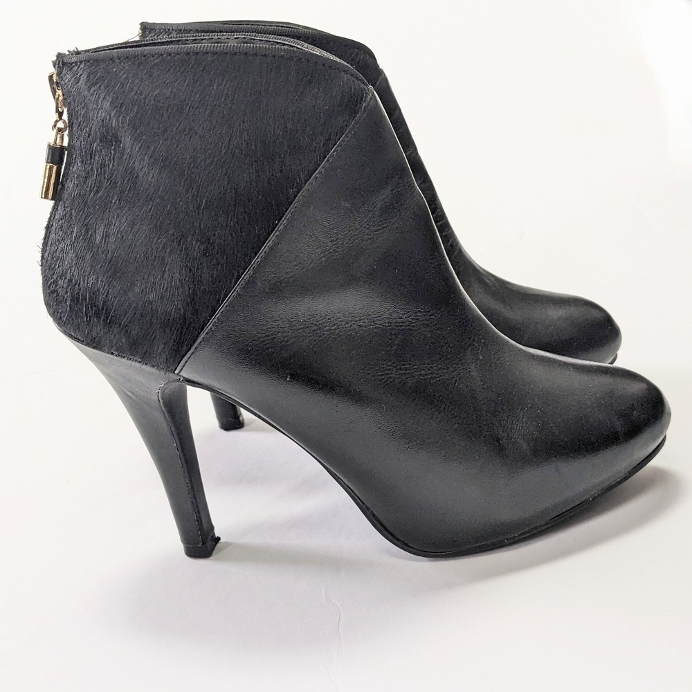 ...me Too Chic Black Leather & Cow Fur Ankle Boots